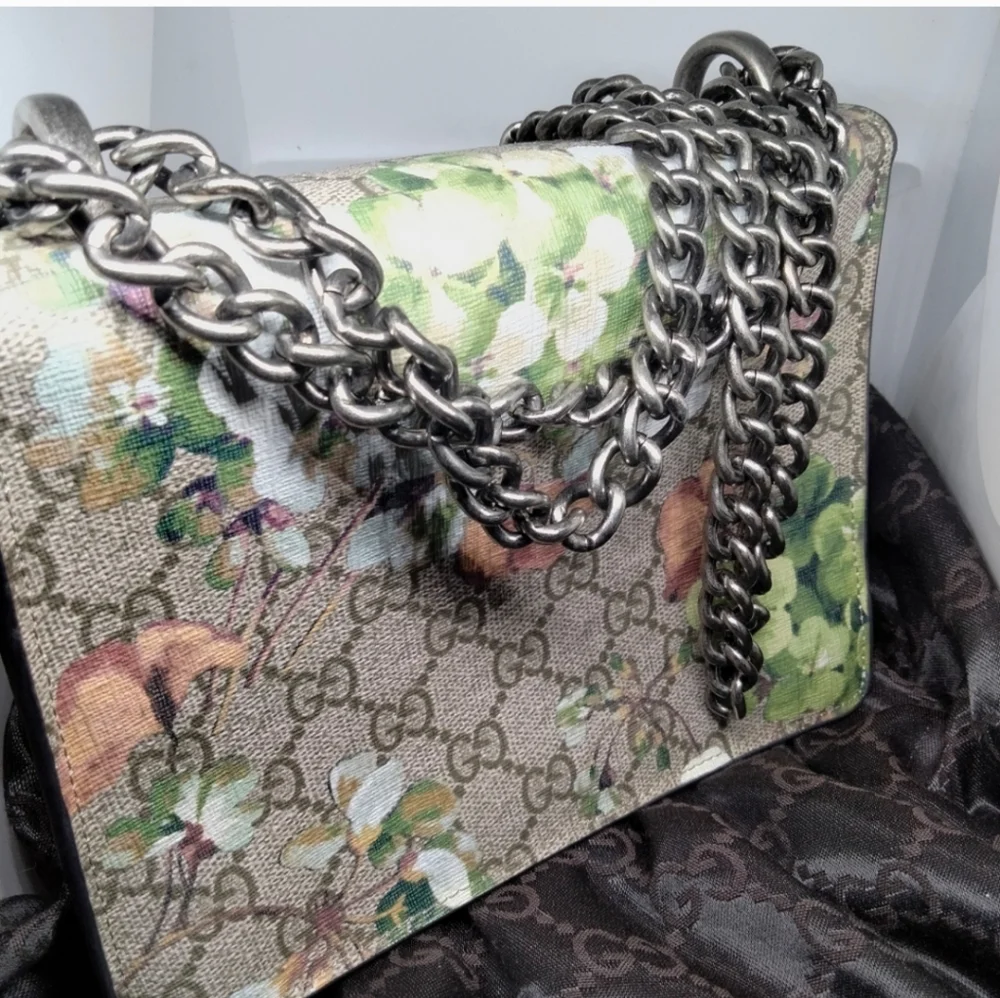 Small leather handbag - Picture 3 of 13